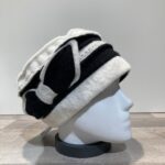 Toque écru et noir doublure polaire
