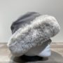 Toque gris cuir fausse fourrure doublée fantaisie