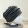 Toque polaire gris foncé