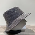Chapeau bob de pluie tissu ouatiné et soudé avec film transparent gris doublé