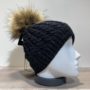 Bonnet torsadé uni noir fil en lurex brillant doublé avec pompon Herman