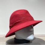 Chapeau feutre laine asymétrique rouge