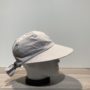 Casquette grande visière gris ajustable