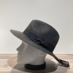 Chapeau noir paille papier malléable