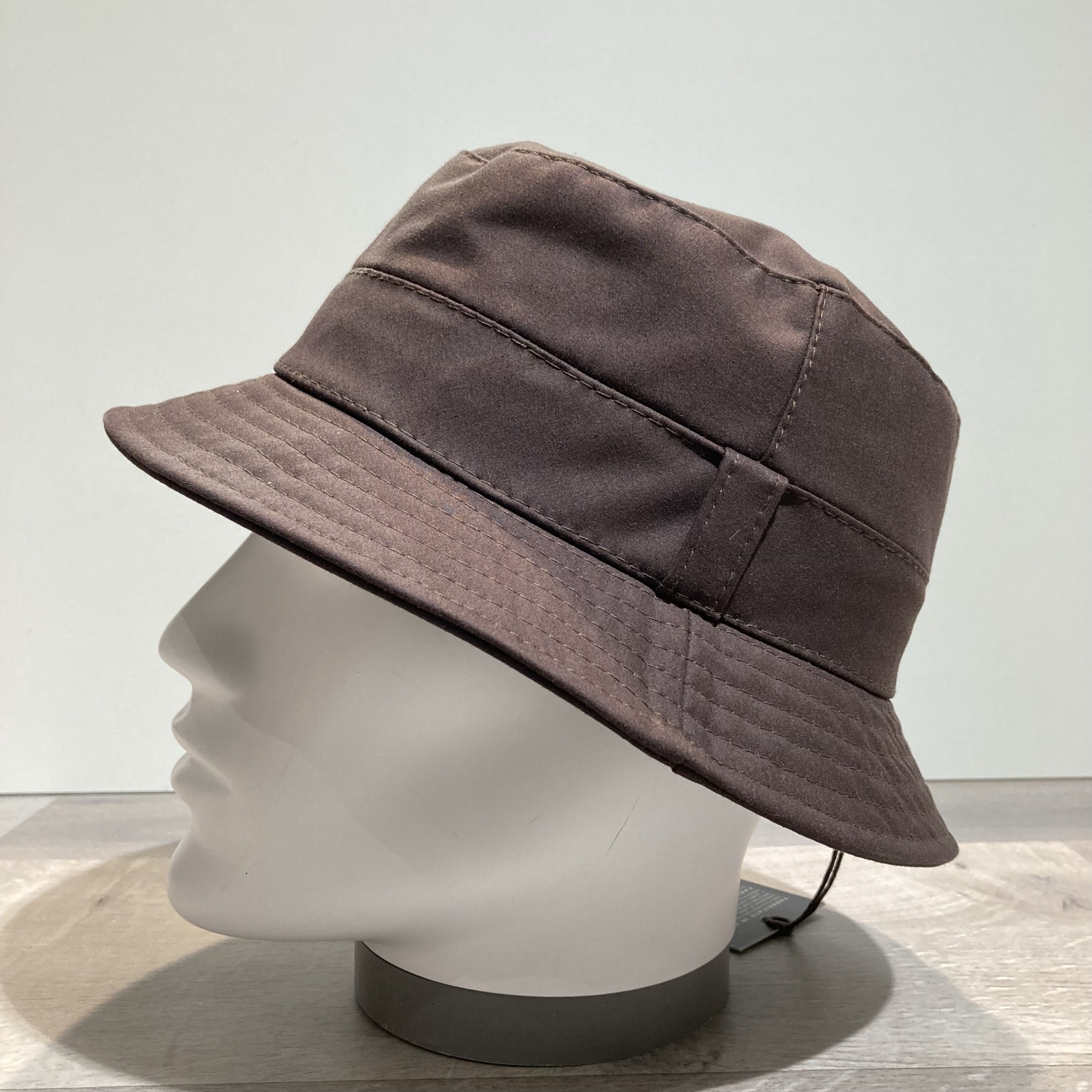 Manteau De Pluie Stutterheim – Caoutchouté, Marron Foncé, Taille M, Unisexe, Boutons